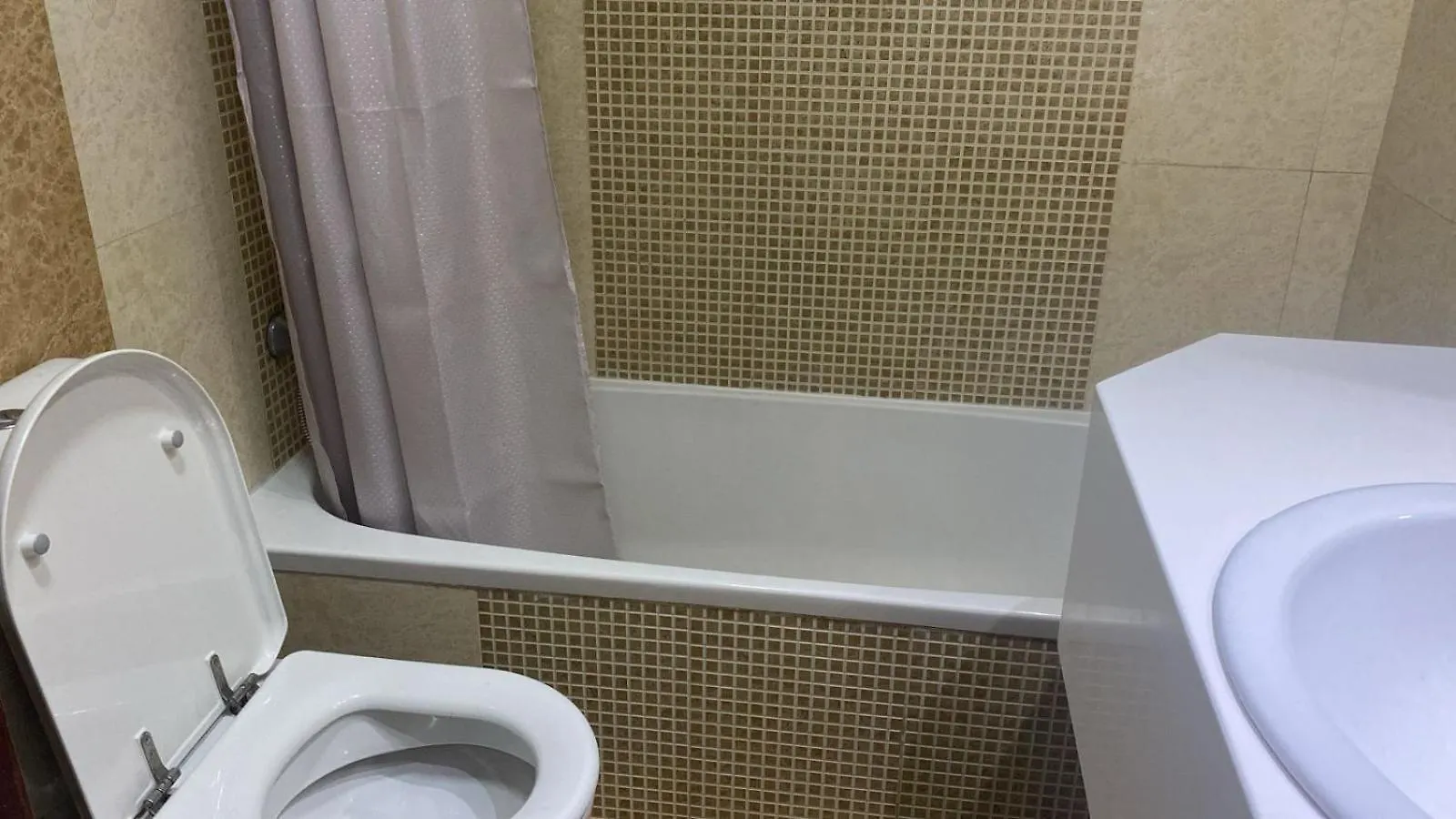 Δωμάτια σε οικογενειακή κατοικία Rooms For Ladies Only Ντουμπάι